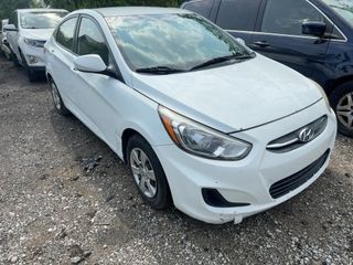 2016 Hyundai Accent SE - Exterior Front Right Corner Image